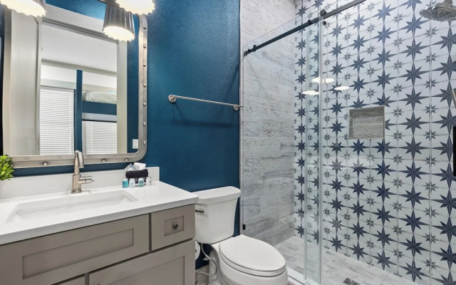 Pineapple Paradise! 6BR 7BA Beachfront House! Private Pool! Grill! Sleeps 16!