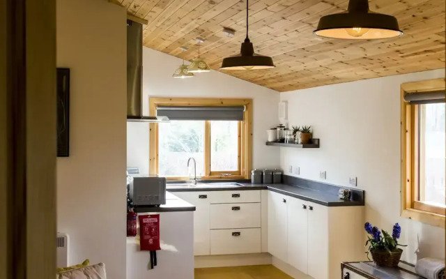 Laurel Lodge - Log Cabin - St Florence