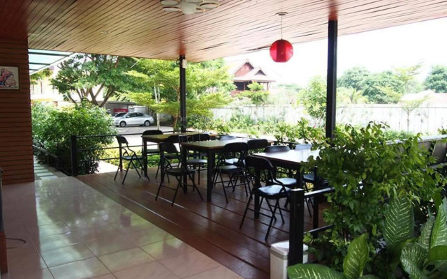 Baansakulpetch Hotel