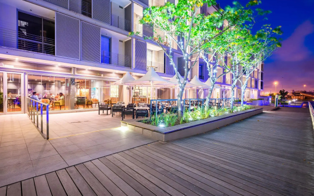 Aha Harbour Bridge  & Suites