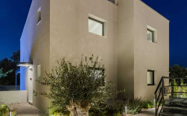 The 8 Suites