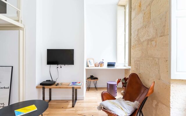 Bright and Cosy Studio in the Historical Heart of Bordeaux by GuestReady