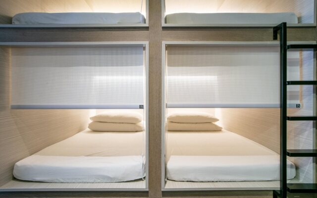 Galaxy Pods Capsule Hotel Boat Quay
