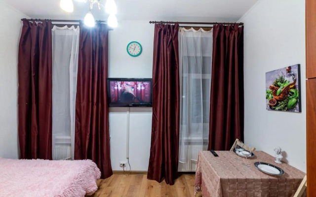 В центре на улице Гороховая 33