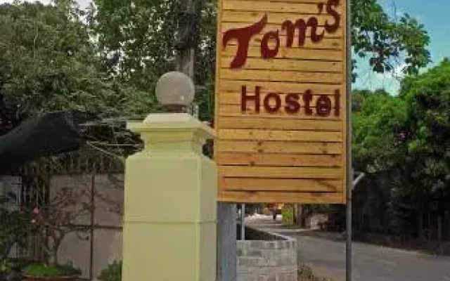 Toms Hostel