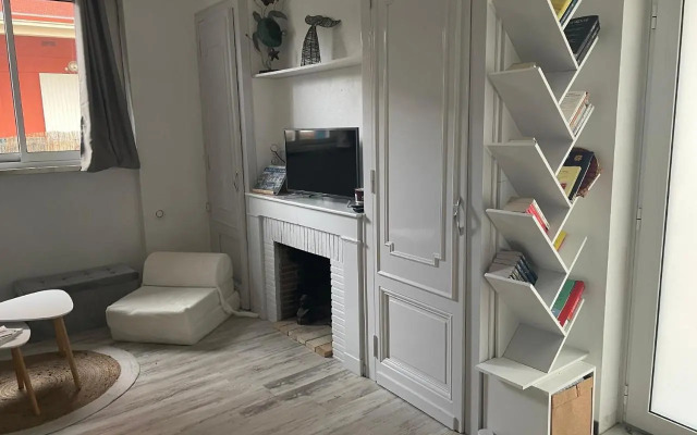 3 Pieces Avec Terrasse Entre Plage Et Centre Ville