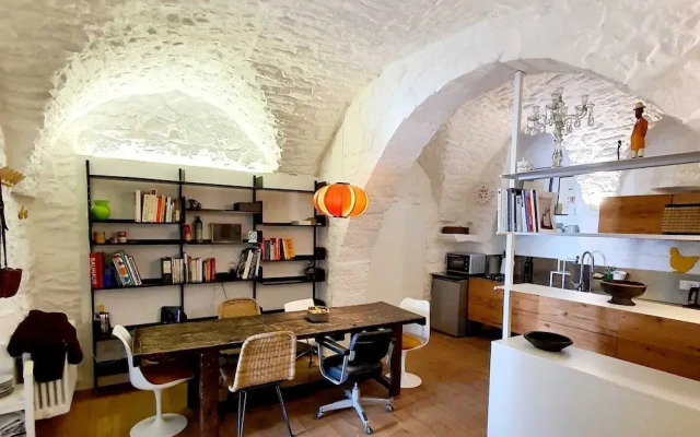 Beautiful Garden Apartment in Cisternino