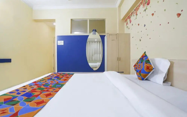 Hotel de Rajanigandha