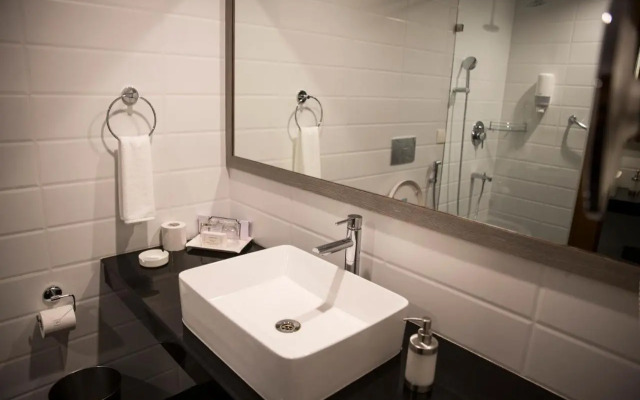 Peerless Hotel Kolkata