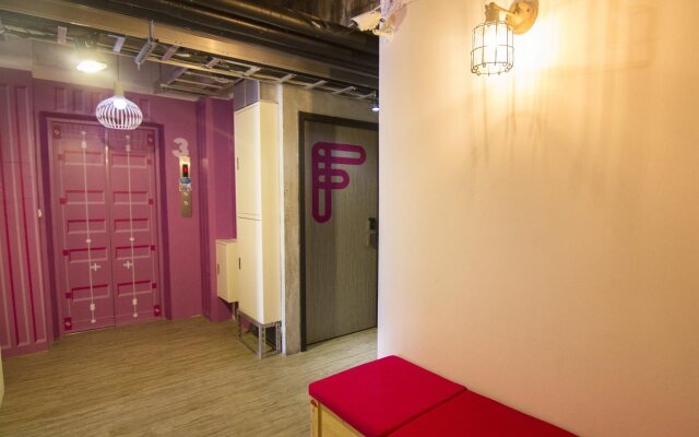 Uno Backpackers Inn