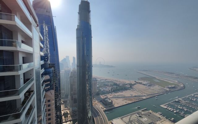 Lux BnB Princess Tower I  Palm & Ocean Views