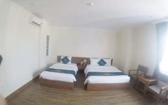 White Crown Hotel