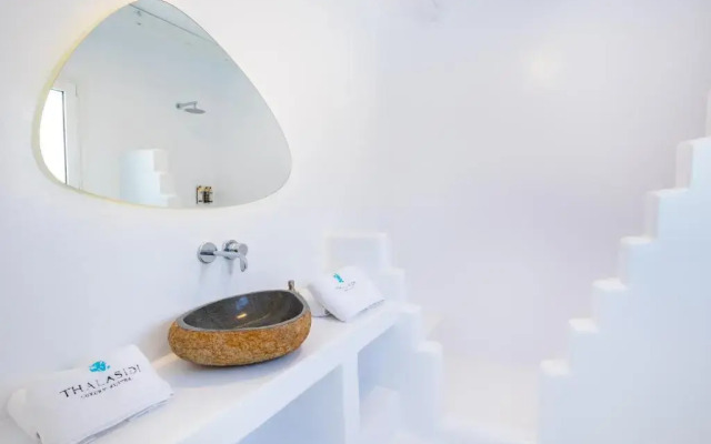 Thalasidi Luxury Suites