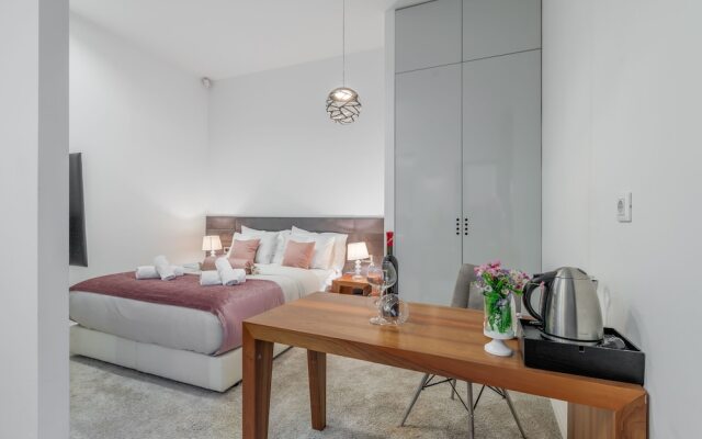 Starlight Luxury Suites