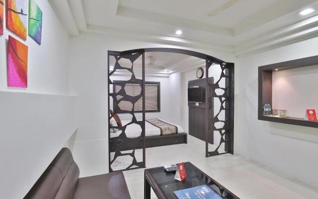 Nova Hotel Cross Road by OYO Rooms