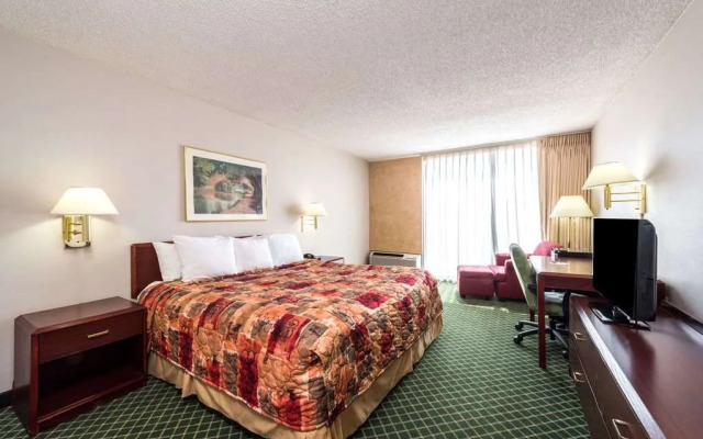 Ramada by Wyndham Dallas Love Field