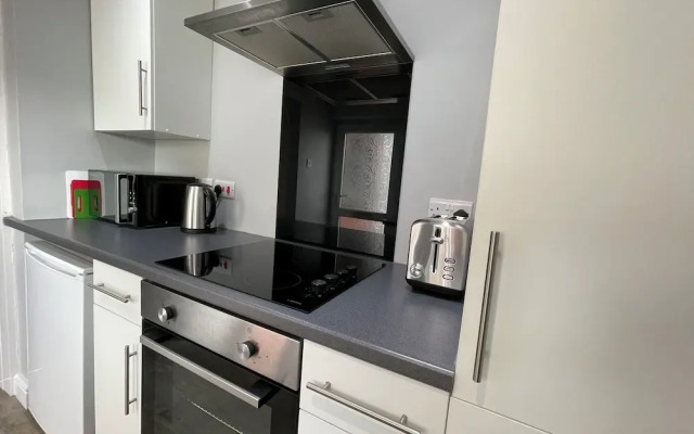 Cosy & Comfortable Apt with Parking