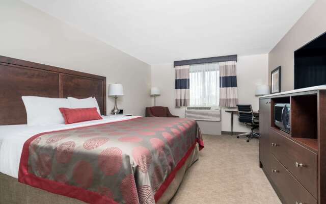 Ramada by Wyndham Minneapolis Golden Valley