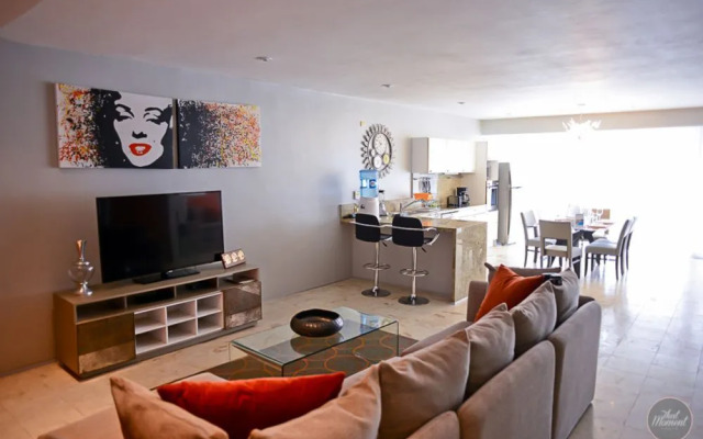 Magia Apartment F102 by iMexico