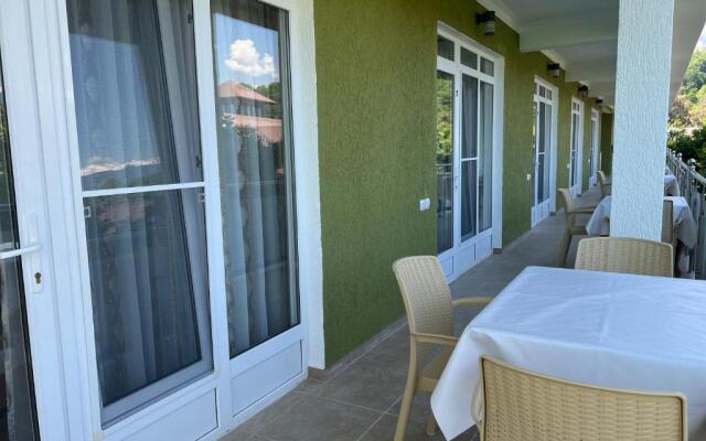 Mini Hotel Green House