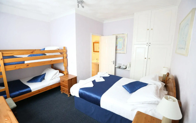 The Corner House Hotel Gatwick