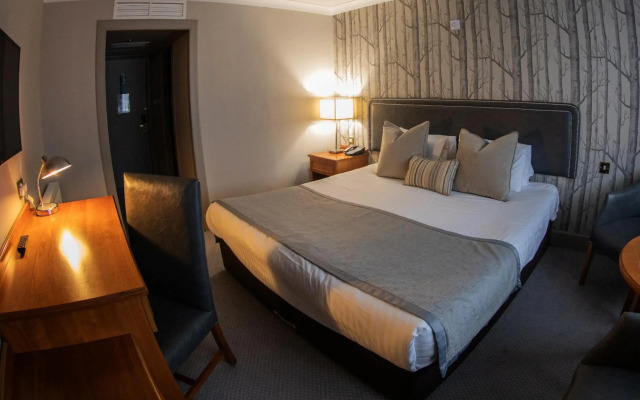 Riverside Lodge Hotel