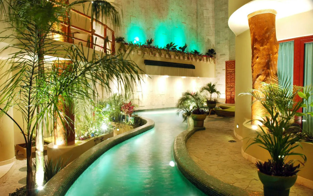 Maya Villa Condo Hotel & Beach Club
