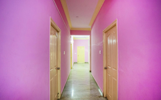 OYO 17136 Hotel Chinmayee Inn