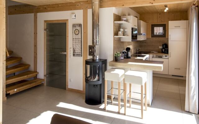 Lovely Chalet With Whirlpool