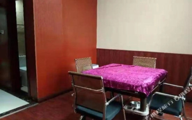 Zheshang Hotel (Renhuai Government Store)