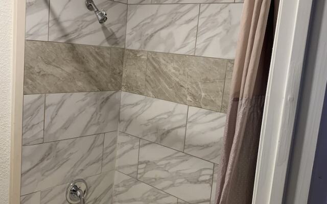 Super 8 - North Lima OH