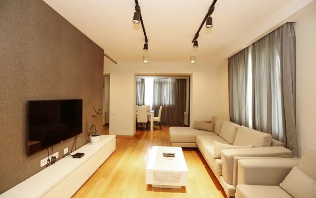 Hosthub-2BR Near Dry Bridge SmartTV