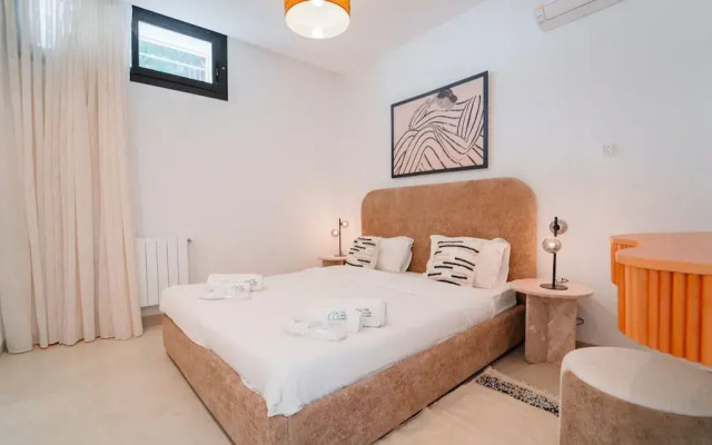 Villa Malaga Luxury for 10 in Central Marsa