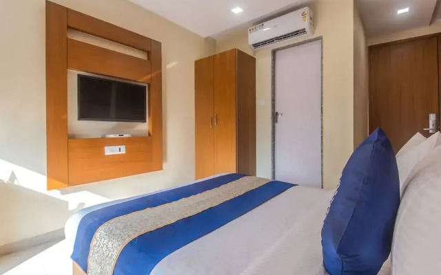 OYO 9996 Hotel Arton Suites