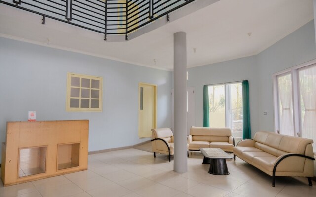 Candi Panggung Family Guest House Syariah by OYO Rooms