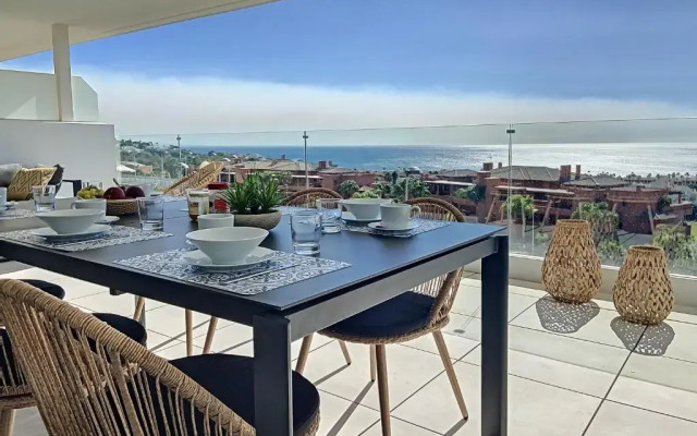 Via Celere 2331 Luxury Sea View Apartment