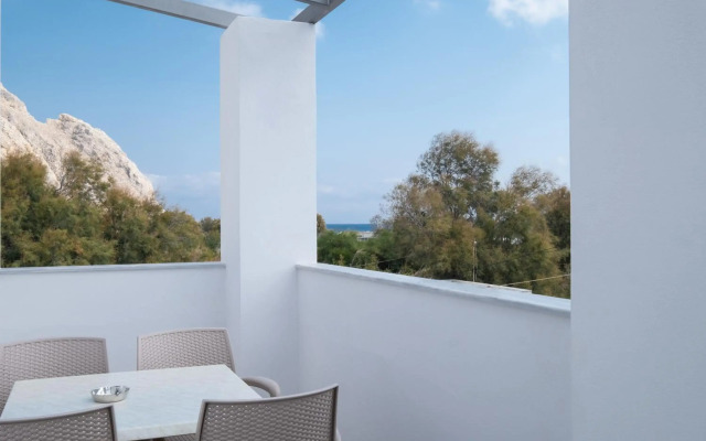 Tristhenia Hotel
