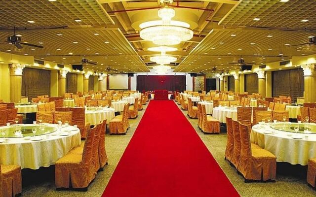 Crystal Island Entertainment Club