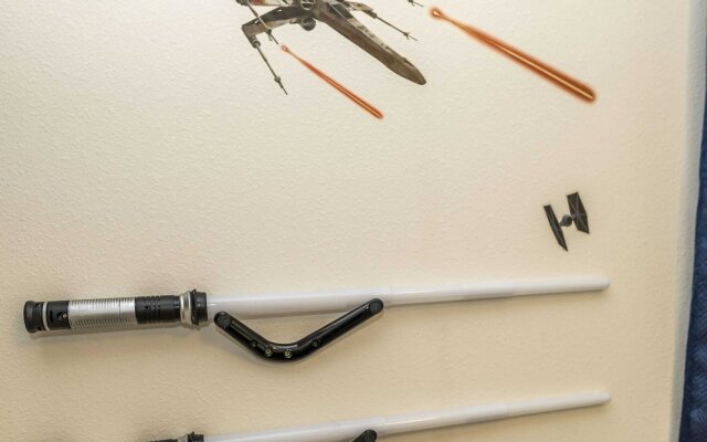 Roomy Town Home, Mickey-themed Bedroom! #4bv550