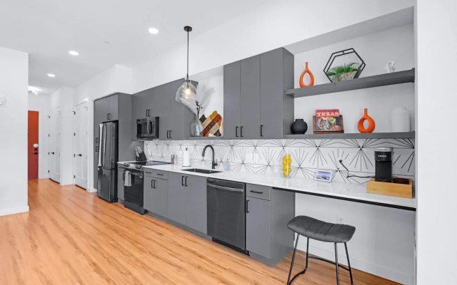 Pure Texas Poolside Oasis Steps to Entertainment