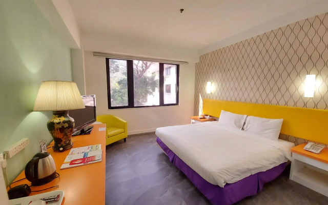 Silvermine Beach Resort