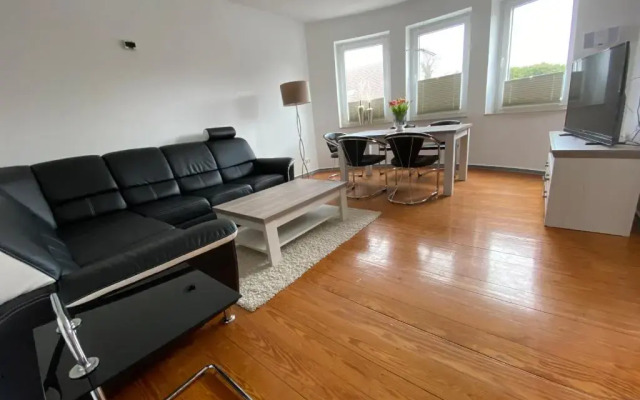 Schöne Ferienwohnung mit großem Garten