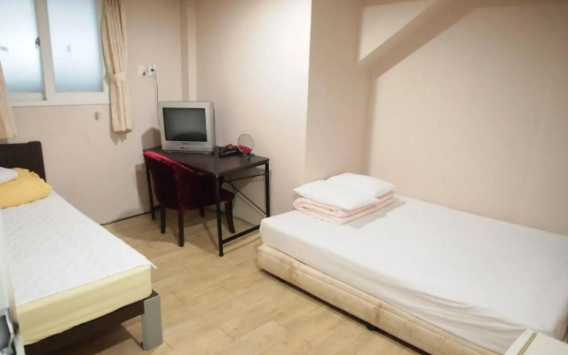 Shinchon Hostel