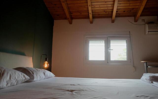 Seaside 5 Bedroom Spacious Villa close to airport