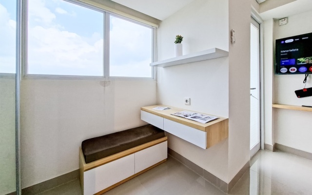 Good Location Studio At Cisauk Point Apartment – Guest Rooms – Legok