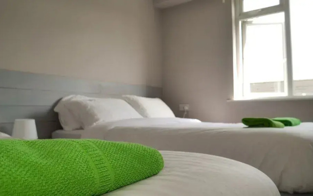 Ha'Penny Bridge Apartments