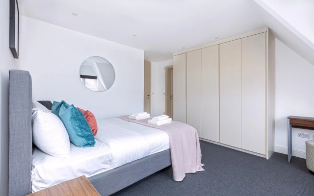 Stylish Three-bed Flat in Marylebone