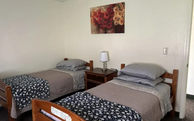 Bird Creek Motel