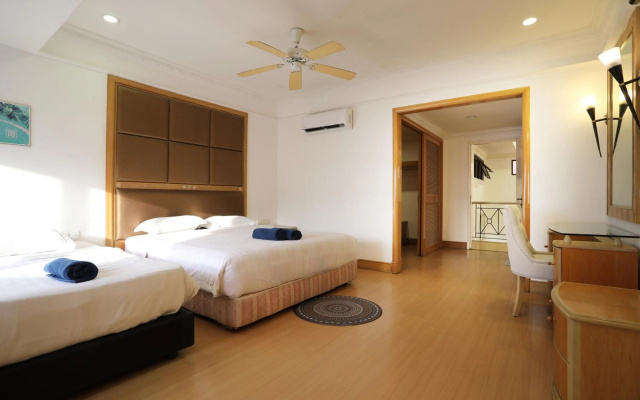 Marina Court Resort- 2 Units Connecting 3Bedroom Pool View Apartment Free 3 Parking MAXIMUM 18PAX INCLDING KIDS – Guest Rooms – Kota Kinabalu