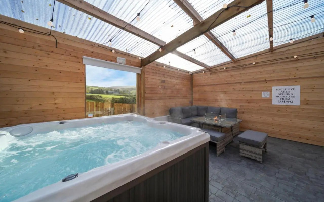 NEW Glenside Abbey sleeping 7 guests